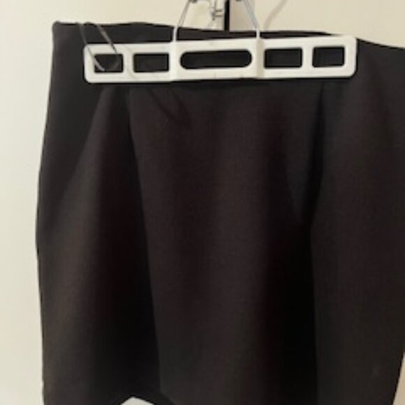 skirt - Picture 1 of 4